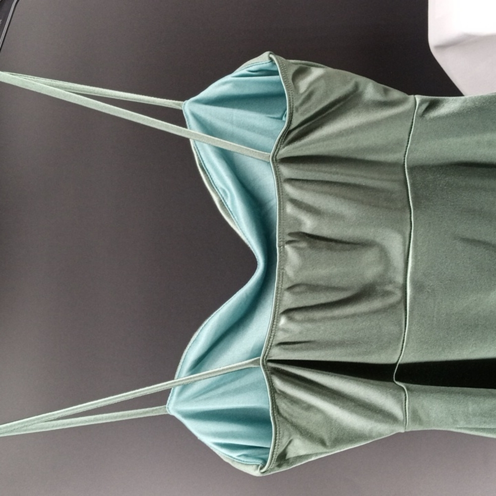BEAUTIFUL GREEN WINDSOR DRAPE NECK ASSYMETRICAL DRESS SIZE S - Picture 5 of 7